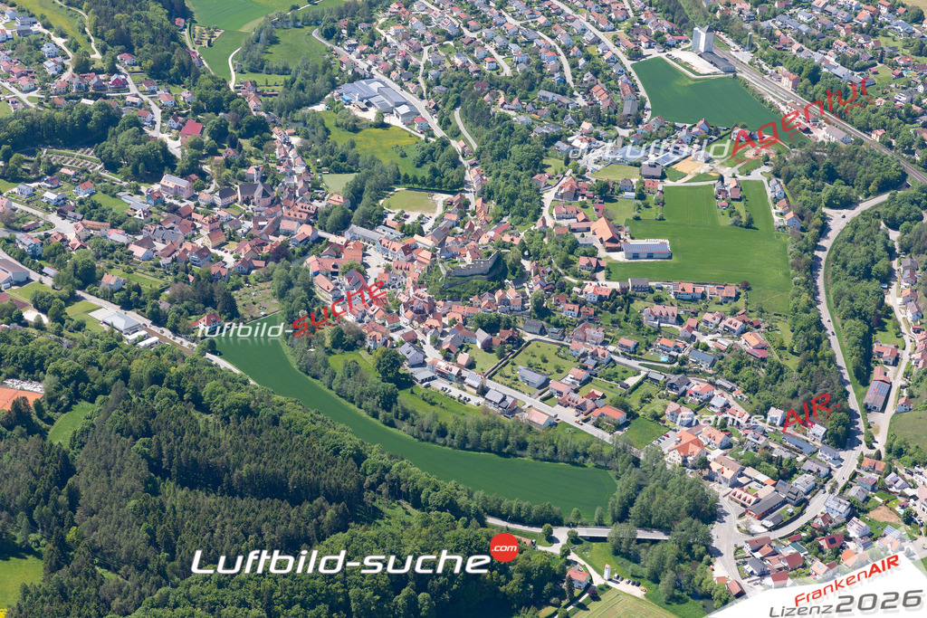 Das Luftbild der Stadt Laaber wurde 2021 vom Flugzeug heraus erstellt (keine Drohne) Aufnahmehöhe ca.450 Meter- hohe Bildauflösung und Druck-Qualität garantiert!