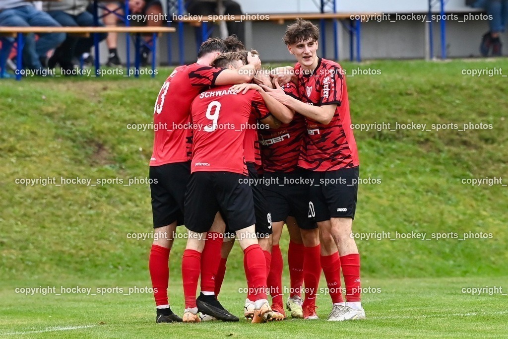 ATUS Ferlach vs. SC Landskron 14.10.202 | Jubel ATUS Ferlach Mannschaft, #20 Noah Bairarow