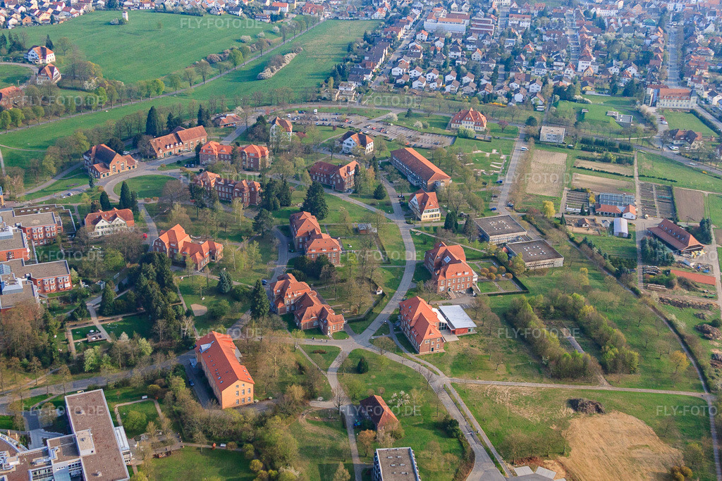 Luftbild: Psychiatrisches Zentrum Nordbaden und Akademie im Park im Ortsteil Altwiesloch in Wiesloch im Bundesland Baden-Württemberg in Deutschland. Foto: IMG_49420.jpg vom 06.04.2012 durch Werner Riehm/FLY-FOTO.deAuflösung des Originals: 4550 x 3034 pxWWW.PZN-WIESLOCH.DE