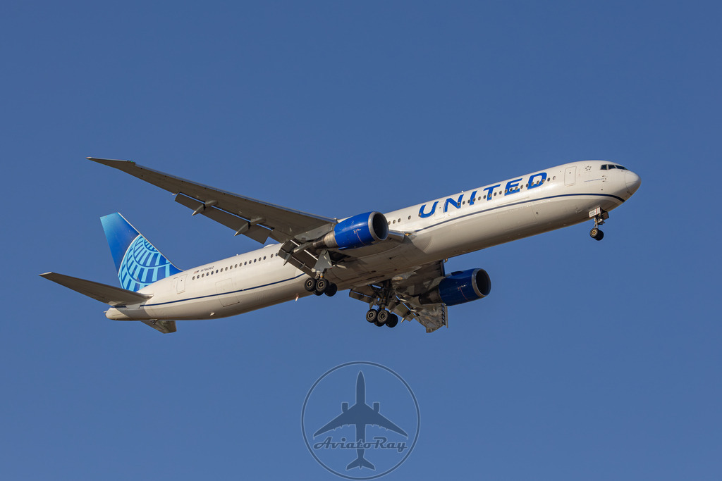 UA51-B764-N76062-EWR-MAD-20240811-1 | Browse breathtaking aviation photography and order high-quality prints from AviatoRay's gallery. Perfect for enthusiasts and collectors. - Realisiert mit Pictrs.com