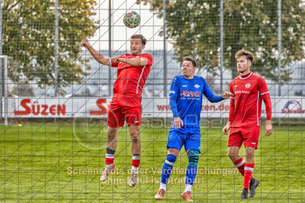 20251019_164503_0211-Bearbeitet | #,FV Vorwärts Faurndau (rot) vs. TSV RSK Esslingen (blau), Fußball, Bezirksliga - Bezirk Neckar/Fils, 09. Spieltag, Saison 2025/2026, Rasenplatz, Im Dittlau 2, 73035 Göppingen, 19.10.2025 - 15:30 Uhr,Foto: PhotoPeet-Sportfotografie/Peter Harich
