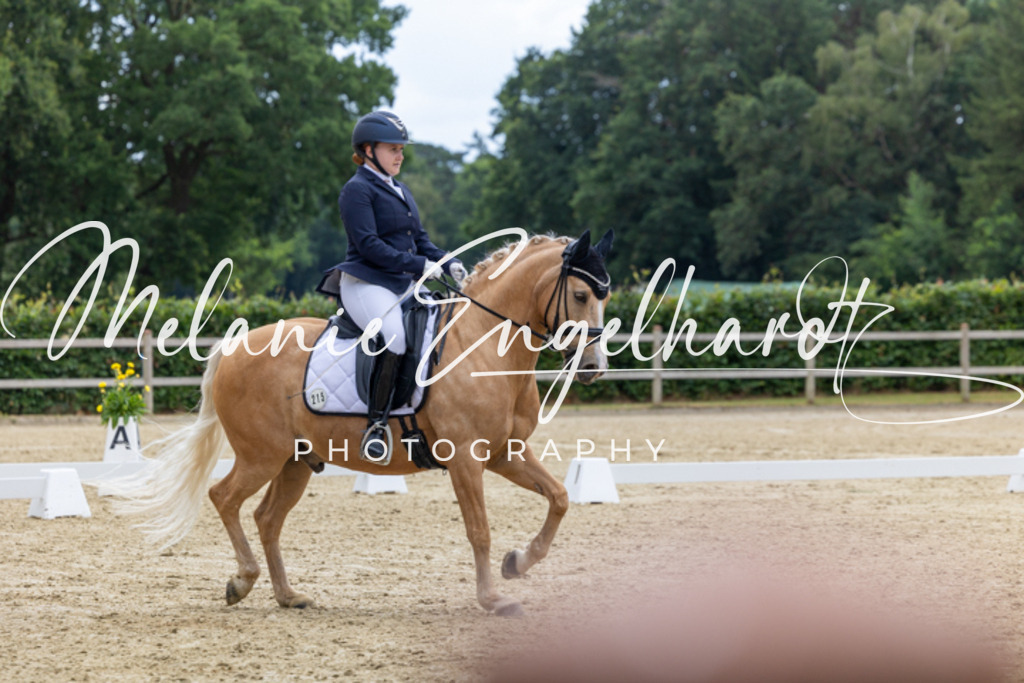7I8A4340 | melanie-engelhardt-photography - Realisiert mit Pictrs.com