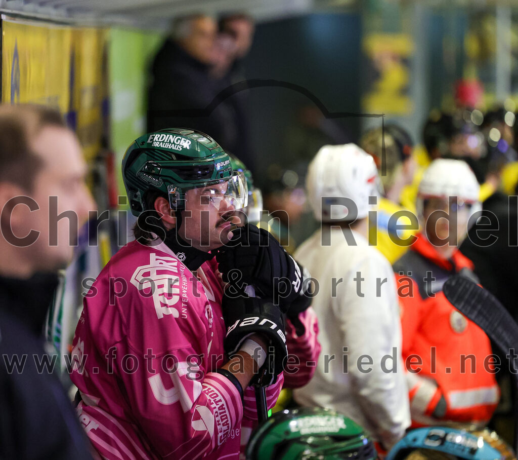 2025-10-10_060_TSV_Erding_gegen_onesto_Tigers_Bayreuth | Erding, Deutschland, 10.10.2025:Eishockey, Oberliga Süd 2025 / 2026, 7. Spieltag, TSV Erding gegen onesto Tigers Bayreuth, Endergebnis: 2:5Marco Pfleger (Erding Gladiators, #47)Foto: Christian Riedel / fotografie-riedel.net