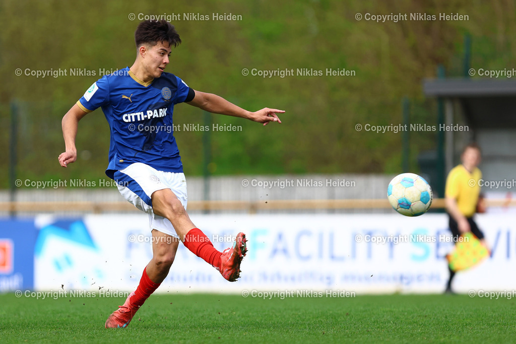 NH_HolsteinKielU19_1FCHeidenheimU19_DFBNachwuchsliga_18042026 | #11 Kevin Hahn (Holstein Kiel U19)Fußball I Herren I U19 DFB-Nachwuchsliga Hauptrunde Liga A, Gruppe B I Saison 2025-2026 I 9. Spieltag I Holstein Kiel U19 - 1. FC Heidenheim U19 I 18.04..2026 I Citti-Fußball-Park