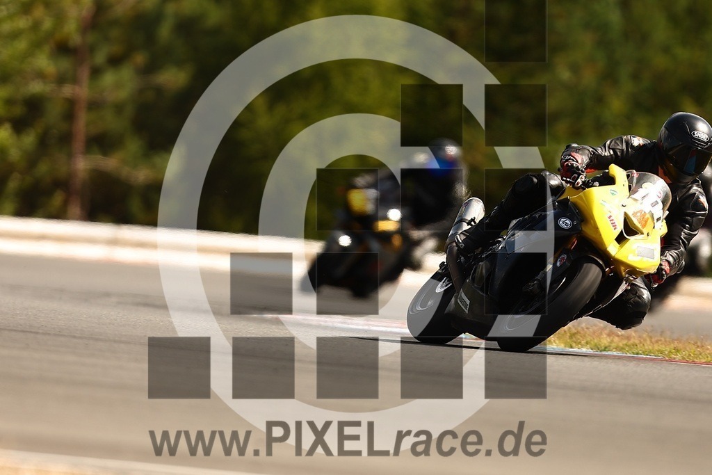 0100-20250829_01411 | Schöne Erinnerungen an spannende Momente - das festzuhalten ist unser Job. PIXELrace.de ist seit 2003 auf den Rennstrecken Europas unterwegs um die Action draußen beim Fahren und die wunderbare Stimmung imm Fahrerlager für euch einzufangen.