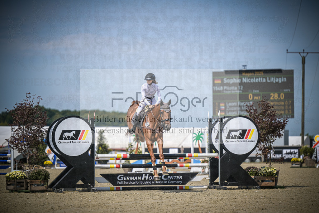 DOS_3763 | Entdecke hochwertige Reitturnierfotos von Foto Oger. Professionell, emotional und authentisch – jetzt Lieblingsmomente im Shop bestellen.Deutschlandweite Turnierfotografie. - Realisiert mit Pictrs.com