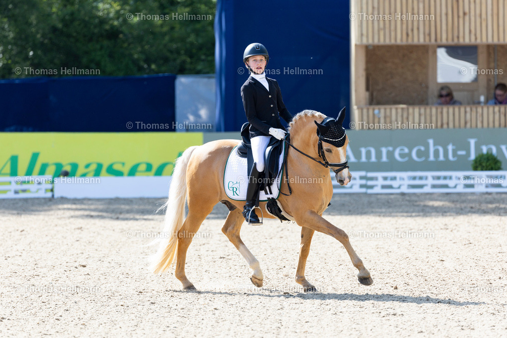 TH_649-STEINBUSCH Mia (GER)_ NK Cyrill_7860 | Deutsches Spring- und Dressur-Derby 2023 am 18.05.23 in Hamburg, Derby Platz Klein Flottbek, Thomas Hellmann, _Y7A8660