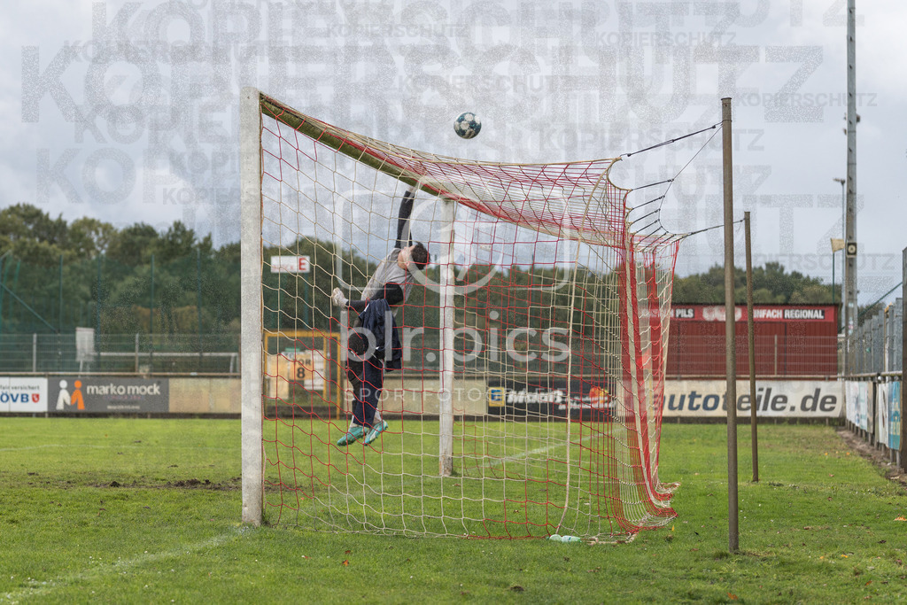 blr.pics_FC Oberneuland - JFV Bremen II | Professionelle Fußball- und Sportfotografie. Spielbilder online ansehen und kaufen – Einzelbilder oder komplette Galerien in hoher Qualität.