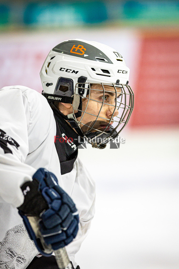 SC Forst NATURE BOYS gegen ESC Hassfurt HAWKS | Eishockey Landesliga Herren Playoffs 2024/25 - Spiel 2 von 4, SC Forst NATURE BOYS gegen ESC Hassfurt HAWKS, 20250222,Julian KRAUS (Nature Boyz 73) Portrait,2025-02-22 in Peißenberg (Eisstadion Peißenberg)Julian KRAUS (Nature Boyz 73)Copyright: WolfgangxLindner foto-lindner.de