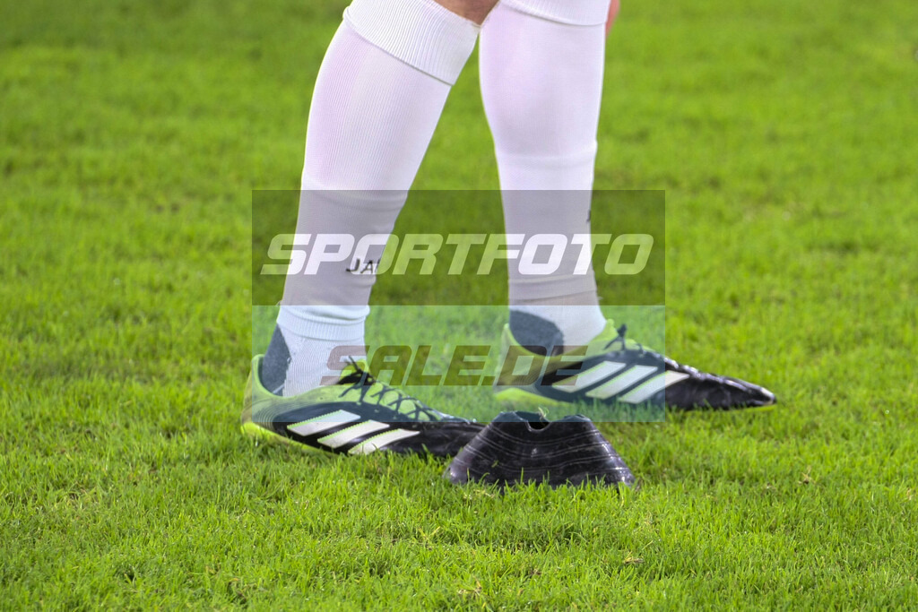 Fortuna Düsseldorf  Saison 25/26 - © Sportfoto-Sale (MK) | Symbolfoto Fußballschuhe - Fortuna Düsseldorf - SC Preußen Münster 25/26 - © Sportfoto-Sale (MK) - Realisiert mit Pictrs.com