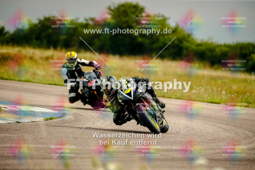 Chambley Juli-2374 | Hier findet Ihr Bilder von Touristenfahrten auf der Nürburgring Nordschleife oder von anderen Veranstaltungen die ich besucht habe. Viel Spass beim Durch Schauen 