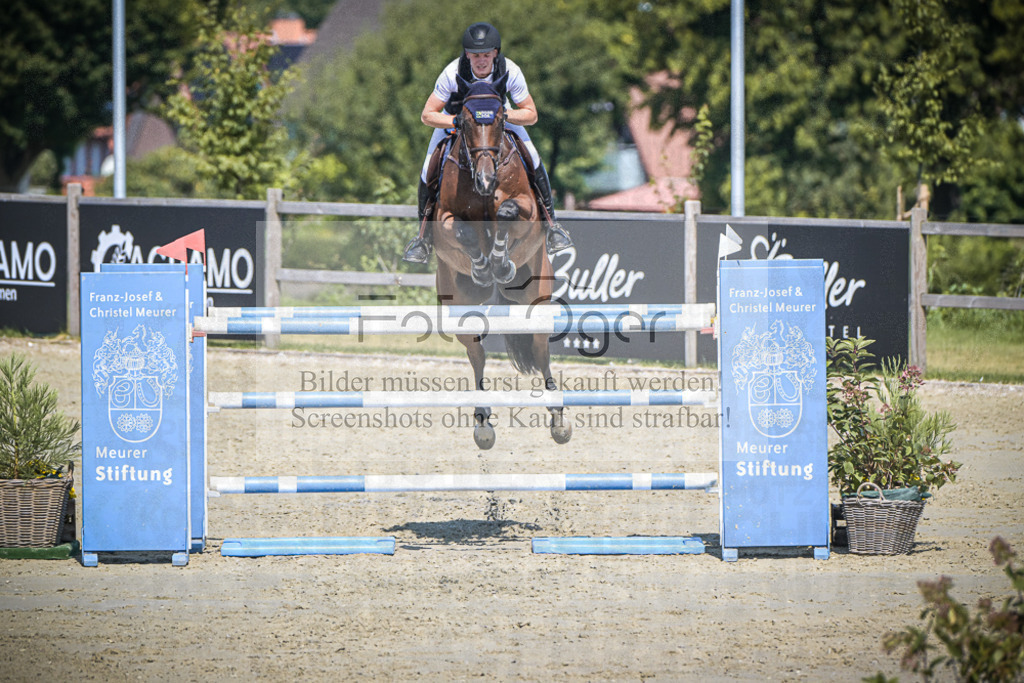 DOS_1389 | Entdecke hochwertige Reitturnierfotos von Foto Oger. Professionell, emotional und authentisch – jetzt Lieblingsmomente im Shop bestellen.Deutschlandweite Turnierfotografie. - Realisiert mit Pictrs.com