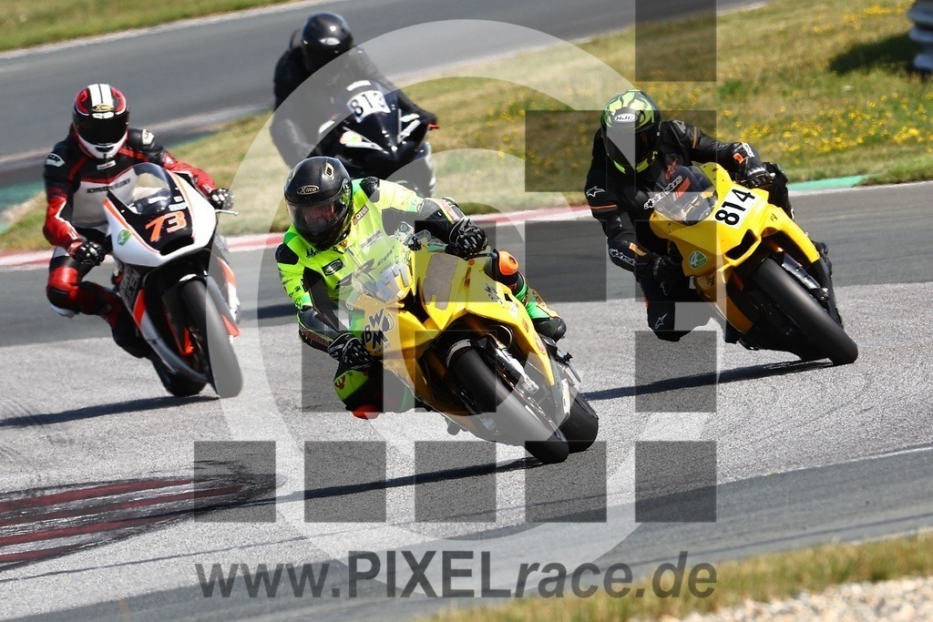 0073-20240812_02657 | Schöne Erinnerungen an spannende Momente - das festzuhalten ist unser Job. PIXELrace.de ist seit 2003 auf den Rennstrecken Europas unterwegs um die Action draußen beim Fahren und die wunderbare Stimmung imm Fahrerlager für euch einzufangen.