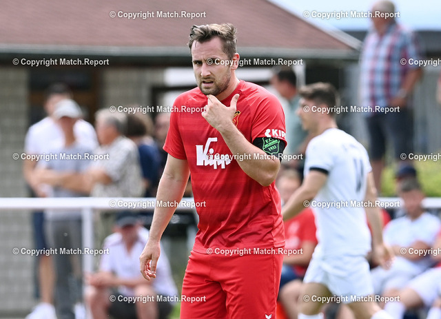 Fussball Verbandsliga 2021/2022: Testspiel SG Empfingen - FC Holzhausen | Fussball  Verbandsliga / Landesliga  2021/2022    03.07.2021TestspielSG Empfingen - FC HolzhausenJanik Michel (FC Holzhausen) nachdenklichFOTO: ULMER PressebildagenturxxNOxMODELxRELEASExx