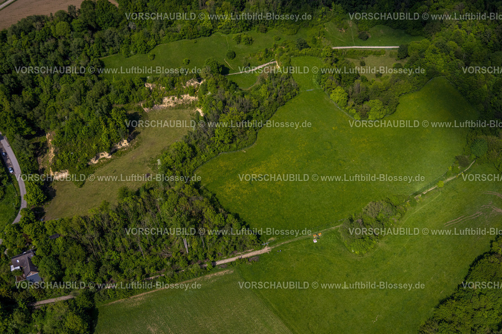 Buende240505203NSG-ImDoberg | Luftbild, Naturdenkmal Doberg, geologische Fundstätte tertiärer Fossilien, Ort mit Millionen Jahre Erdgeschichte, Doberg, Bünde, Ostwestfalen, Nordrhein-Westfalen, Deutschland