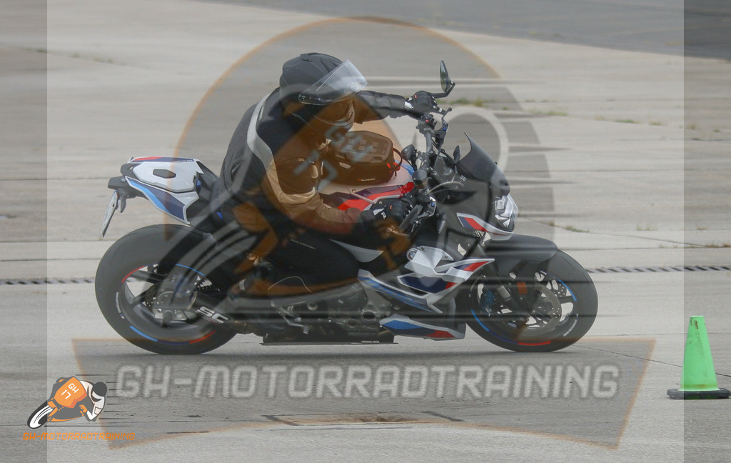 IMG_2870 | gh-motorradtraining-foto.de - Realisiert mit Pictrs.com