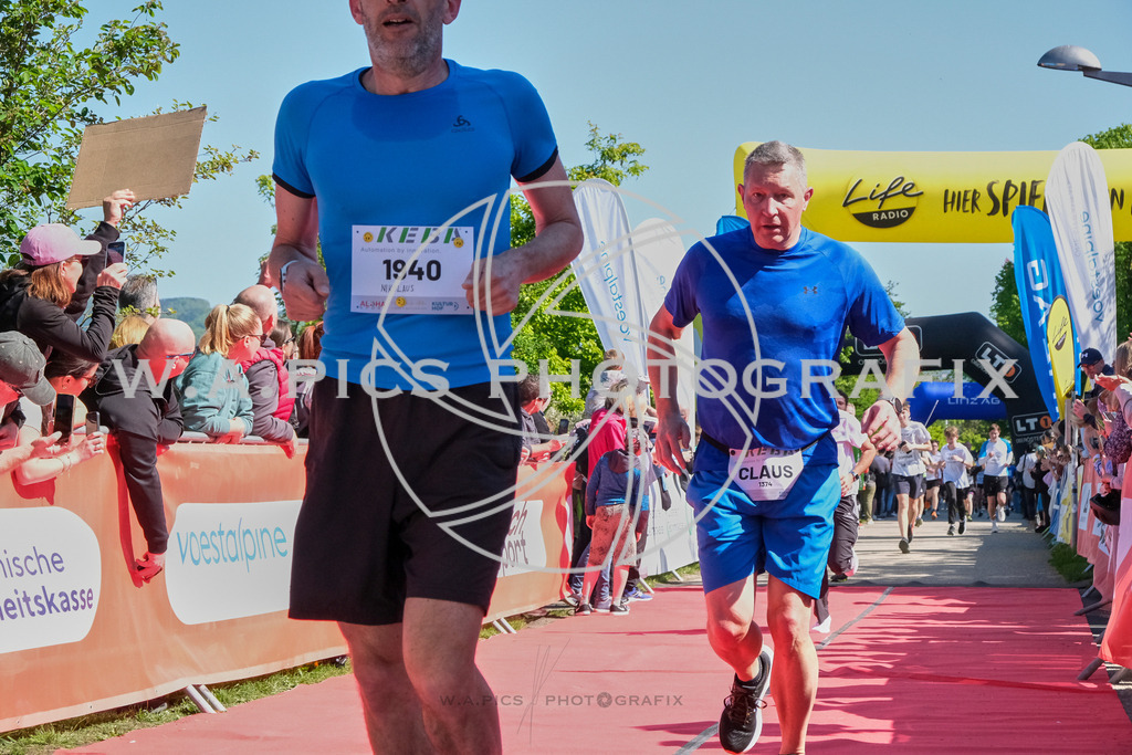 ..... | LINZ,AUSTRIA,27.April 24, Int. 3 Brückenlauf Linz  , Image shows: Photo: WAPICS / Michael ring