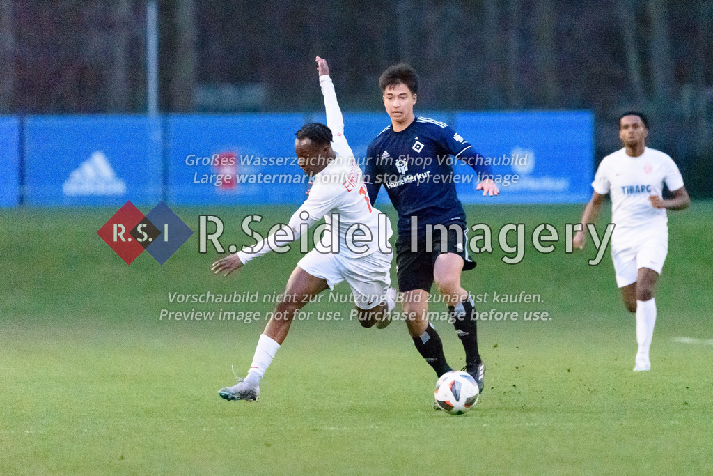 Fußball, Saison 2022/23, Freundschaftsspiel, Hamburger SV II (U21) - Eimsbütteler TV, Trainingsplatz am Volksparkstadion (Hamburg), 28.03.2023 | Michael Chukwuemeka Igwe (#12, ETV), Felix Paschke (#16, HSV II)