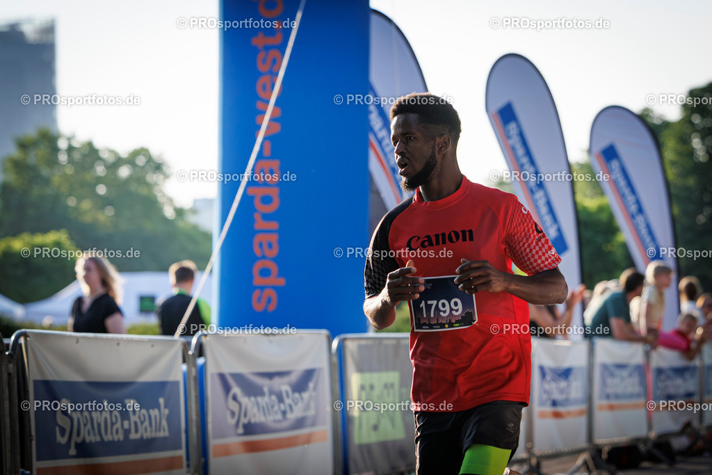 Sparda-Bank Nachtlauf Bonn; Bonn, 18.06.2025 | Impressionen vom Sparda-Bank Nachtlauf Bonn am 18.06.2025 in Bonn (Nordrhein-Westfalen). 