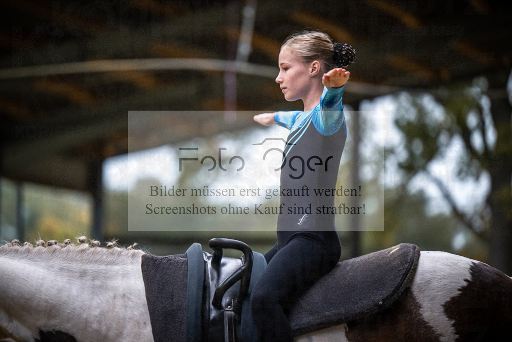 DOS_0067 | Entdecke hochwertige Reitturnierfotos von Foto Oger. Professionell, emotional und authentisch – jetzt Lieblingsmomente im Shop bestellen.Deutschlandweite Turnierfotografie. - Realisiert mit Pictrs.com