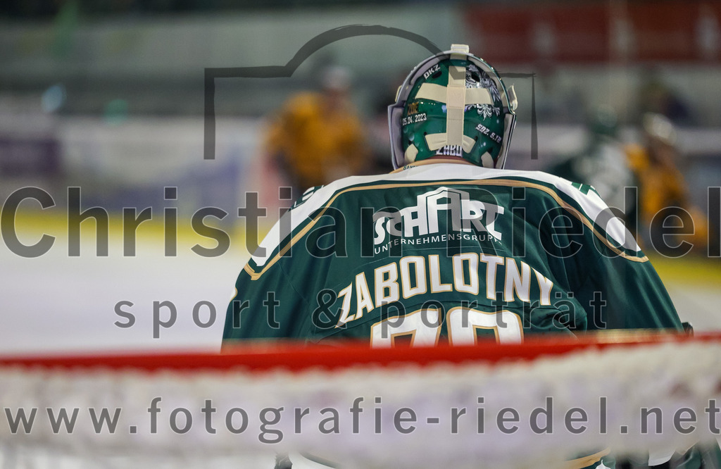 2025-11-02_036_TSV_Erding_gegen_EV_Fuessen | Erding, Deutschland, 02.11.2025:Eishockey, Oberliga Süd 2025 / 2026, 15. Spieltag, TSV Erding gegen EV Füssen, Endergebnis: 2:6Torwart David Zabolotny (Erding Gladiators, #72)Foto: Christian Riedel / fotografie-riedel.net