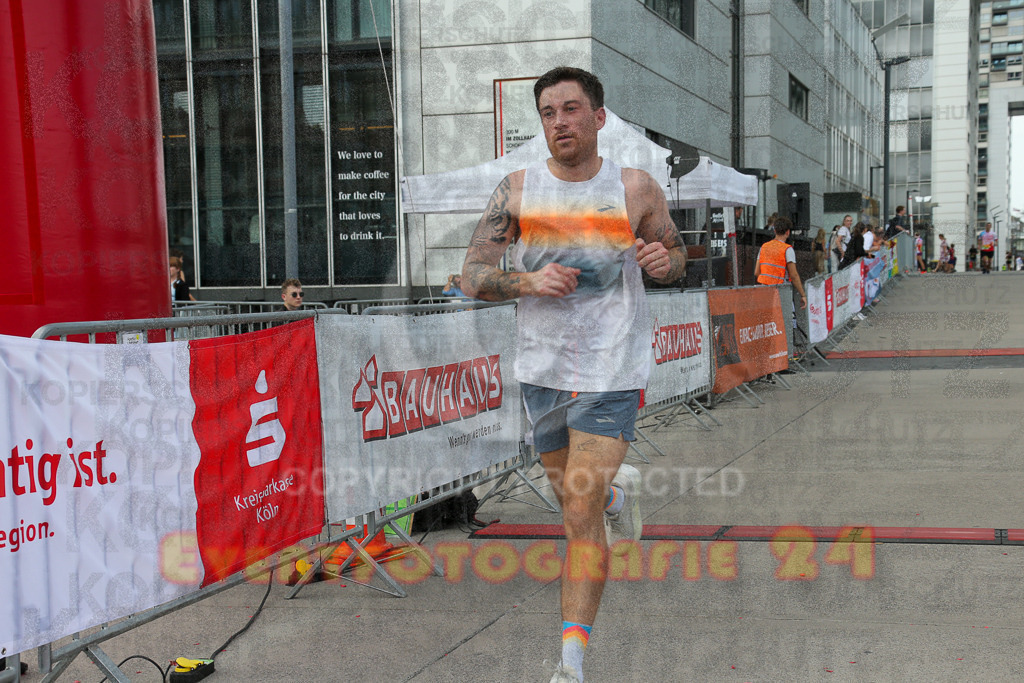 250920_1518_EX1_8850 | Sportfotografie im Rhein-Sieg Kreis, Köln, Bonn, NRW, Rheinland Pfalz, Hessen, etc. Unser Tätigkeitsfeld umfasst den Laufsport vom Volkslauf über den Marathon, Duathlon, Triathon bis zum Ultralauf wie Kölnpfad Ultra oder Schindertrail.