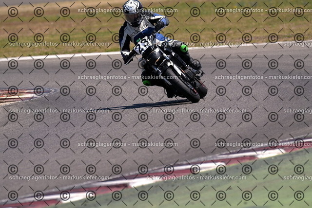 26bt04-1302 | markuskiefer.com - Realisiert mit Pictrs.com