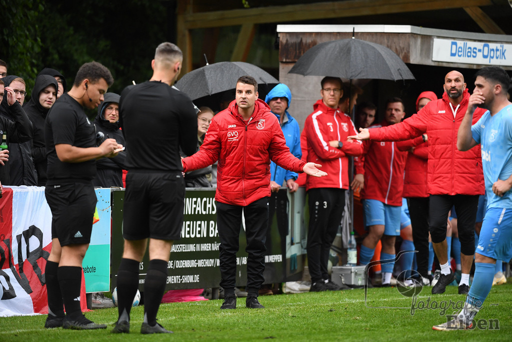 BV Bockhorn-SG FriPe | Relegation zur Kreisliga; BV Bockhorn (weiß)-SG FriPe (rot) am 05.06.2025 in Oldenburg/Ofenerdiek (Lagerstraße), Photo: Philip Eiben 2025 - Realisiert mit Pictrs.com