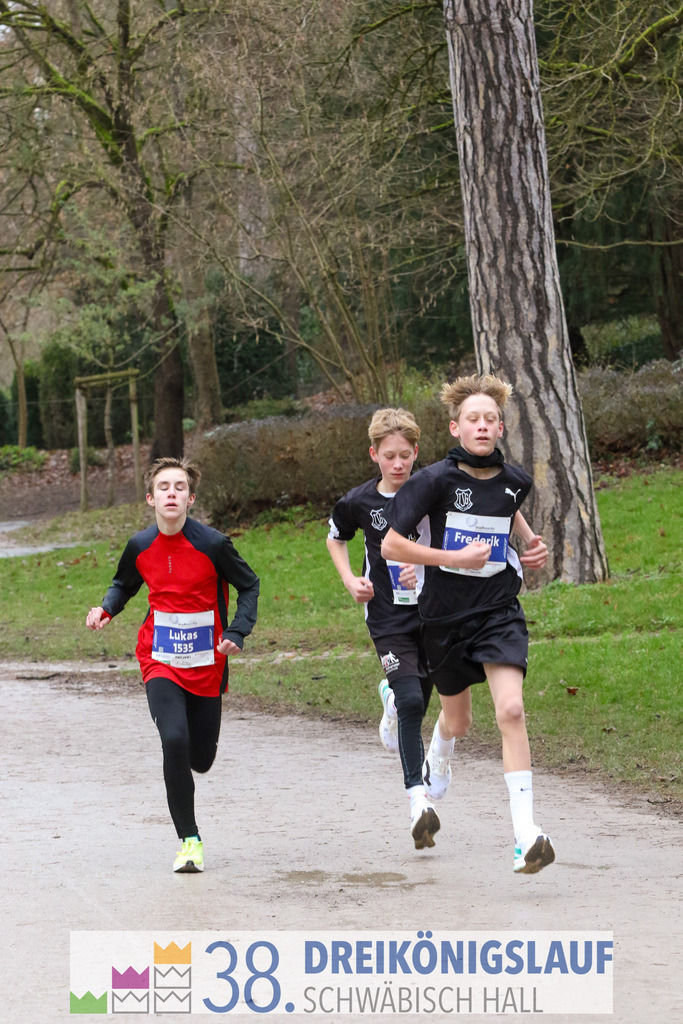 1700m Stadtwerke Jugendlauf | 3 Koenigslauf 2024 1700m Stadtwerke Jugendlauf - Realisiert mit Pictrs.com
