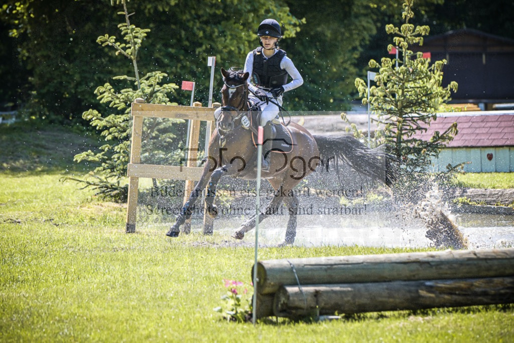 DOS_4074 | Entdecke hochwertige Reitturnierfotos von Foto Oger. Professionell, emotional und authentisch – jetzt Lieblingsmomente im Shop bestellen.Deutschlandweite Turnierfotografie. - Realisiert mit Pictrs.com
