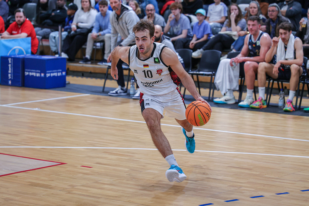 Pro A BAYER GIANTS vs Eisbären Bremerhaven-121 | Fotos von Basketballspielen aus dem Raum NRW fotografiert von Gero Mueller-Laschet und Daniel Schaefer - Realisiert mit Pictrs.com