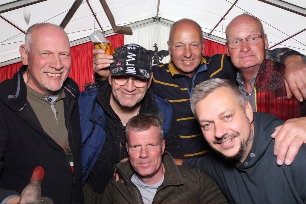 top-top.de 240928-162 | Foto, Video, Fotografie, Videografie, Fotobox, DJ, Discjockey, Musik, Musikbox, Veranstaltung, Photobooth, Amazon, Ebay, Buchtipp, Bestseller, Autor, Verlag, Buch, Wesel, Hamminkeln, NRW, Dinslaken, Rees, Drohne, Hochzeit, Party, Fotobox, Wesel, Fotograf