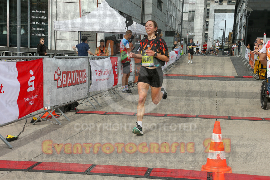 250920_1322_EX1_4164 | Sportfotografie im Rhein-Sieg Kreis, Köln, Bonn, NRW, Rheinland Pfalz, Hessen, etc. Unser Tätigkeitsfeld umfasst den Laufsport vom Volkslauf über den Marathon, Duathlon, Triathon bis zum Ultralauf wie Kölnpfad Ultra oder Schindertrail.