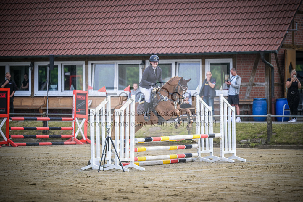 DOS_0153 | Entdecke hochwertige Reitturnierfotos von Foto Oger. Professionell, emotional und authentisch – jetzt Lieblingsmomente im Shop bestellen.Deutschlandweite Turnierfotografie. - Realisiert mit Pictrs.com