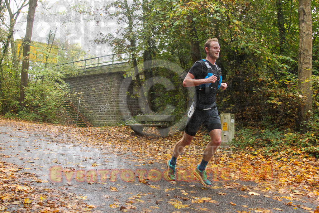 241027_0848_EV4_5411 | Sportfotografie im Rhein-Sieg Kreis, Köln, Bonn, NRW, Rheinland Pfalz, Hessen, etc. Unser Tätigkeitsfeld umfasst den Laufsport vom Volkslauf über den Marathon, Duathlon, Triathon bis zum Ultralauf wie Kölnpfad Ultra oder Schindertrail.