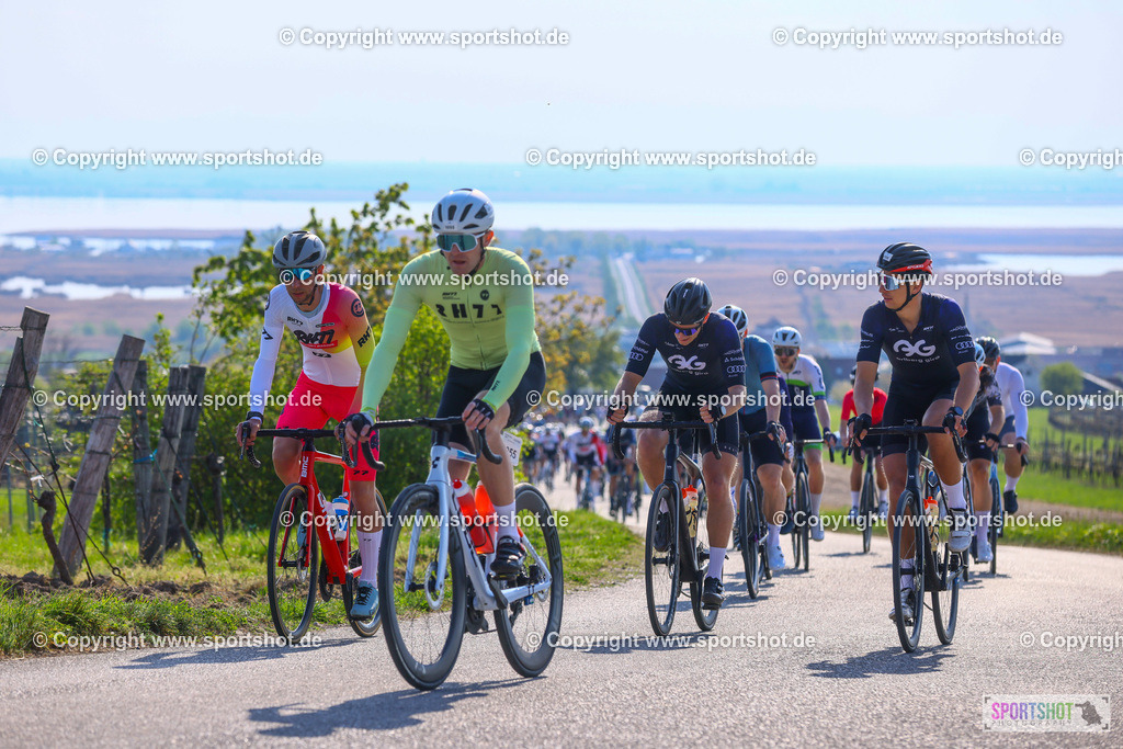 TRA_0097 | Neusiedlersee Radmarathon 2026@sportshot_your_pictrs #yourpictures#roadtowm2029 #nrm #neusiedlerseeradmarathon #neusiedlersee #neusiedlerseetourismus #burgenland #mörbisch #nrm26 #burgenlandtourismus #voglundco #poweredbyburgenlandtourismus #radsport #rad #marathon #ucigranfondo #visitburgenland #ucigranfondoworldseries