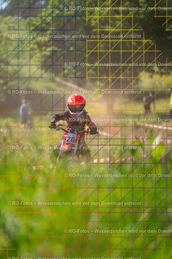 Wolfshausen 1 Lauf -298 | Sportfotografie von RO-Fotos: Motorsport, Motocross, Enduro, Laufveranstaltungen und Triathlon. Professionelle Fotos von Sportlern und Events. - Realisiert mit Pictrs.com
