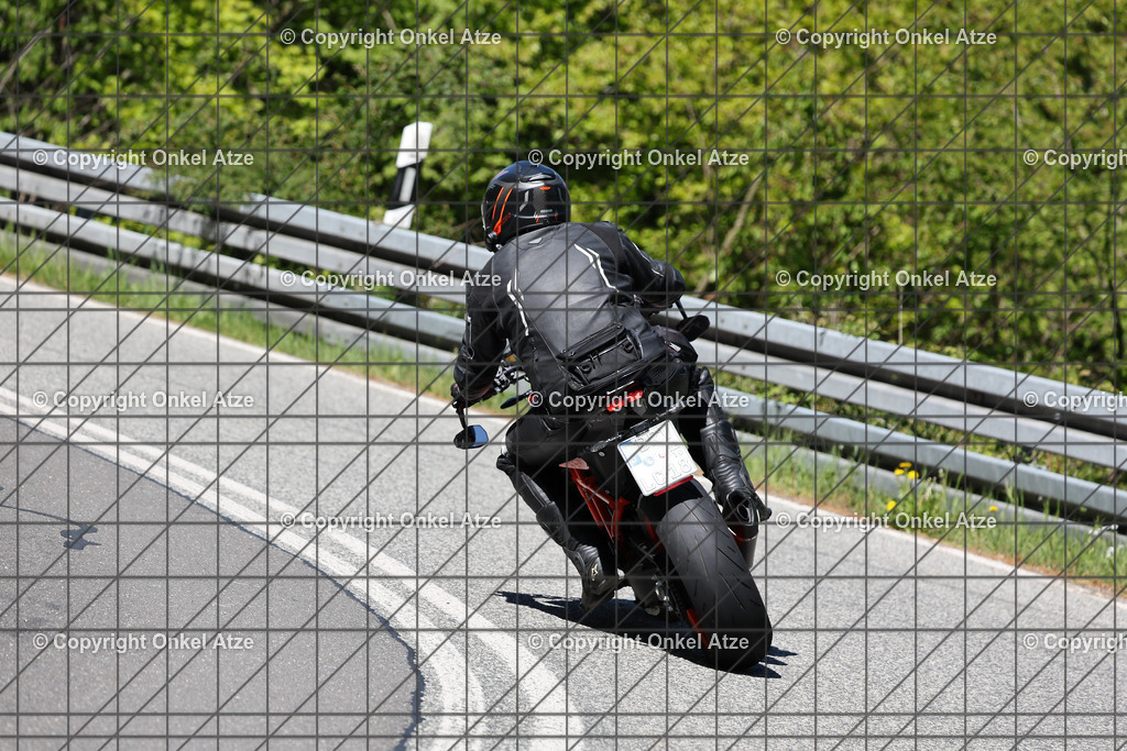 IMG_9460 | Fotograf am Kyffhäuser. Onkel Atze. Kyffhäuser Rennstrecke. Café36. Motorsportfotografie. - Realisiert mit Pictrs.com