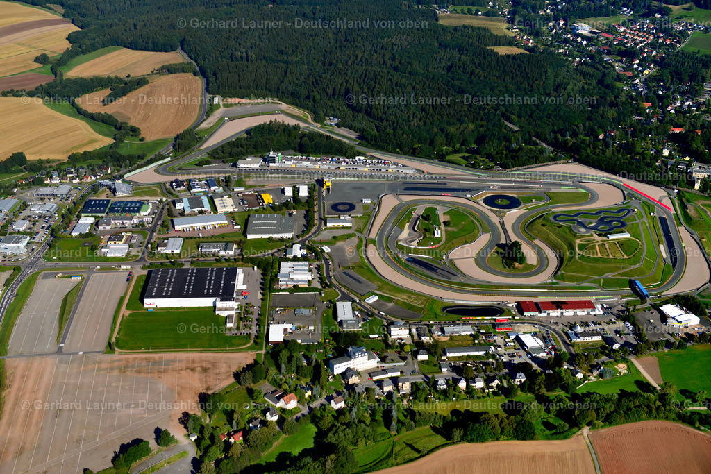 3636815 | OBERLUNGWITZ 25.08.2016 Rennstrecke der Rennbahn am Sachsenring in Oberlungwitz im Bundesland Sachsen. Weiterführende Informationen bei: Allgemeiner Deutscher Automobil-Club Sachsen e.V.. // Racetrack racecourse in Oberlungwitz in the state Saxony. Further information at: Allgemeiner Deutscher Automobil-Club Sachsen e.V.. Foto: Gerhard Launer