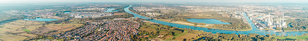 Luftbild: Panorama Perspektive des Fluß - Brückenbauwerk über den Rhein am Rhein im Ortsteil Maximiliansau in Wörth im Bundesland Rheinland-Pfalz in Deutschland. Foto: IMG_45327-Pano.jpg vom 21.09.2011 durch Werner Riehm/FLY-FOTO.deAuflösung des Originals: 18752 x 2545 px