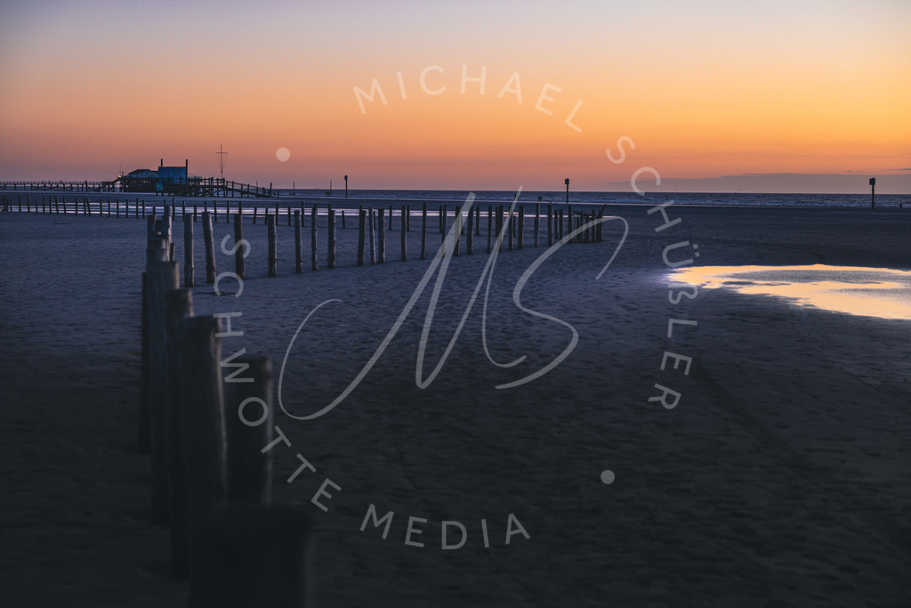 2021-10-04 SPO Sonnenuntergang - 041 | Sonnenuntergang am Strand St. Peter-Ording - Realisiert mit Pictrs.com