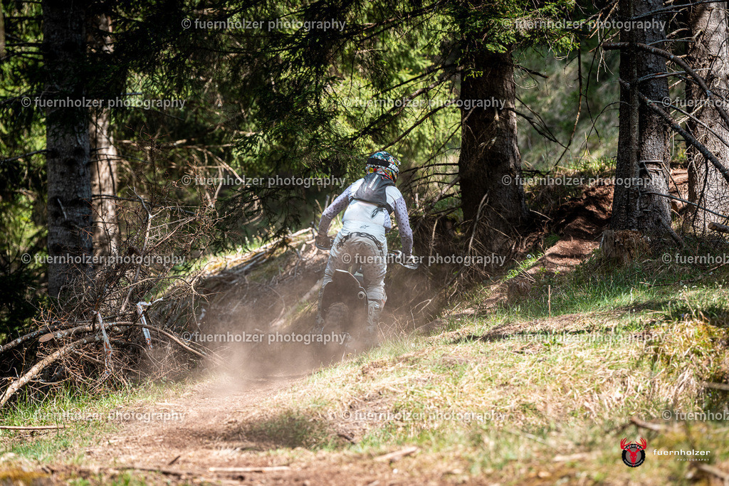 fuernholzer_250501-C2-355 | Fotografische Impressionen von der Red Stag Enduro Extreme by fuernholzer-photography.com. Endurosport in Österreich fotografisch festgehalten von fuernholzer. Auftragsfotografie für Private, Gewerbefotos und Industriefotografie. Eventfotografie, Sportfotografie und Motorsportfotografie. Anbieter von Fotoworkshops, Fototraining, fotografischen Vorträgen und Fotoseminaren.