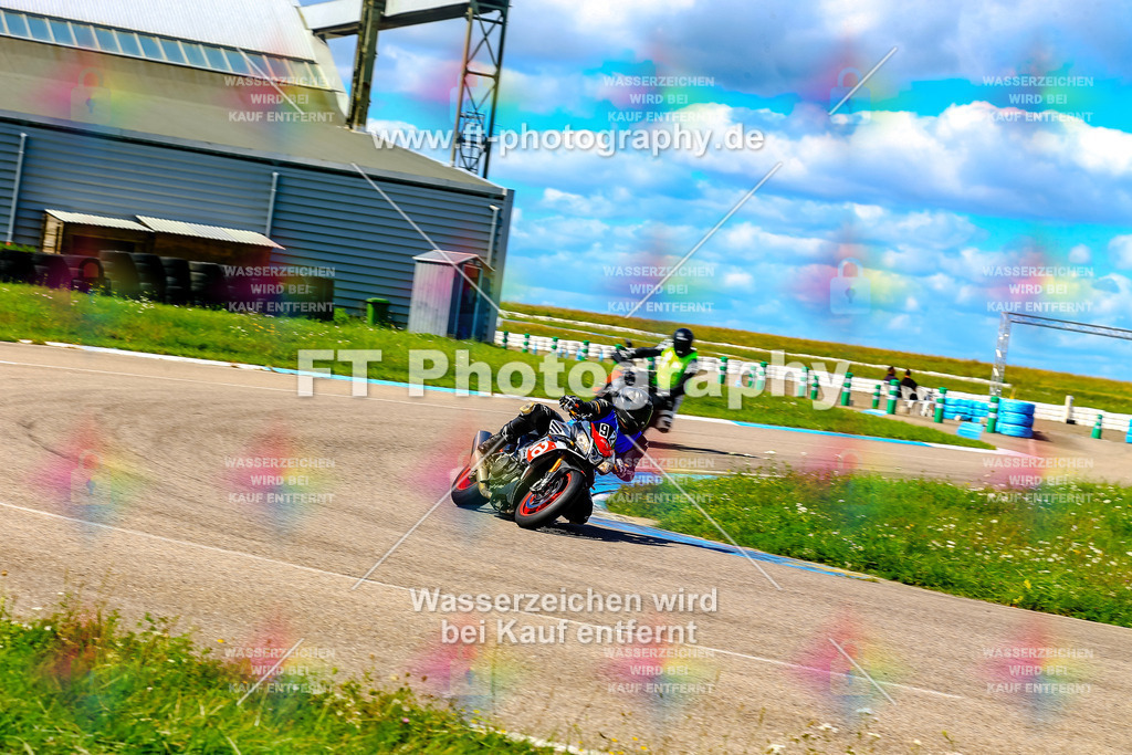 092-6117 | Hier findet Ihr Bilder von Touristenfahrten auf der Nürburgring Nordschleife oder von anderen Veranstaltungen die ich besucht habe. Viel Spass beim Durch Schauen 