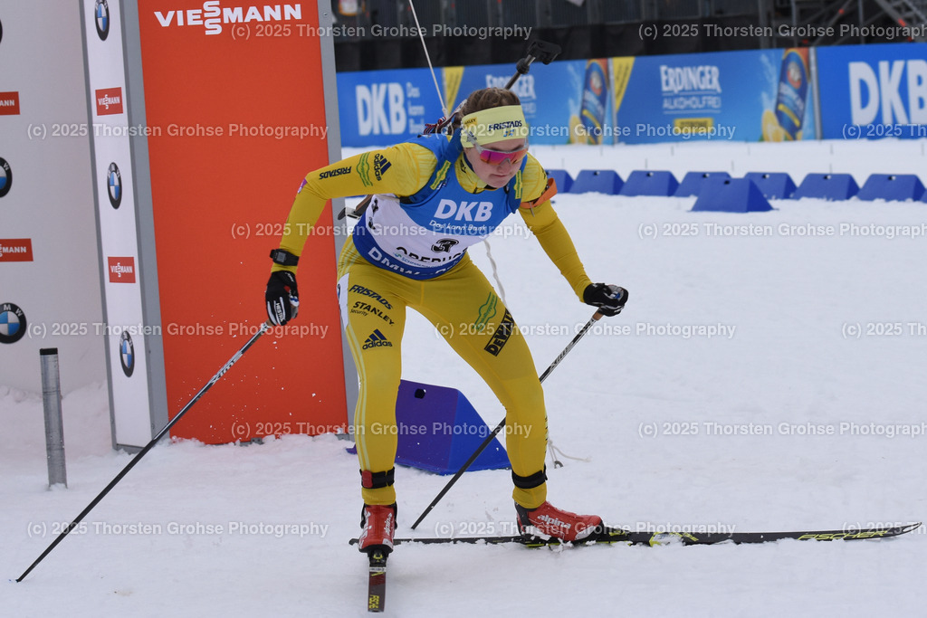 IBU WC Biathlon Oberhof 2018 | NILSSON Emma (SWE) beim Start; IBU WC Biathlon Oberhof 2018, 7.5 km Sprint Frauen am 04.01.2018 in der DKB Ski Arena in Oberhof, (Deutschland), - Realisiert mit Pictrs.com