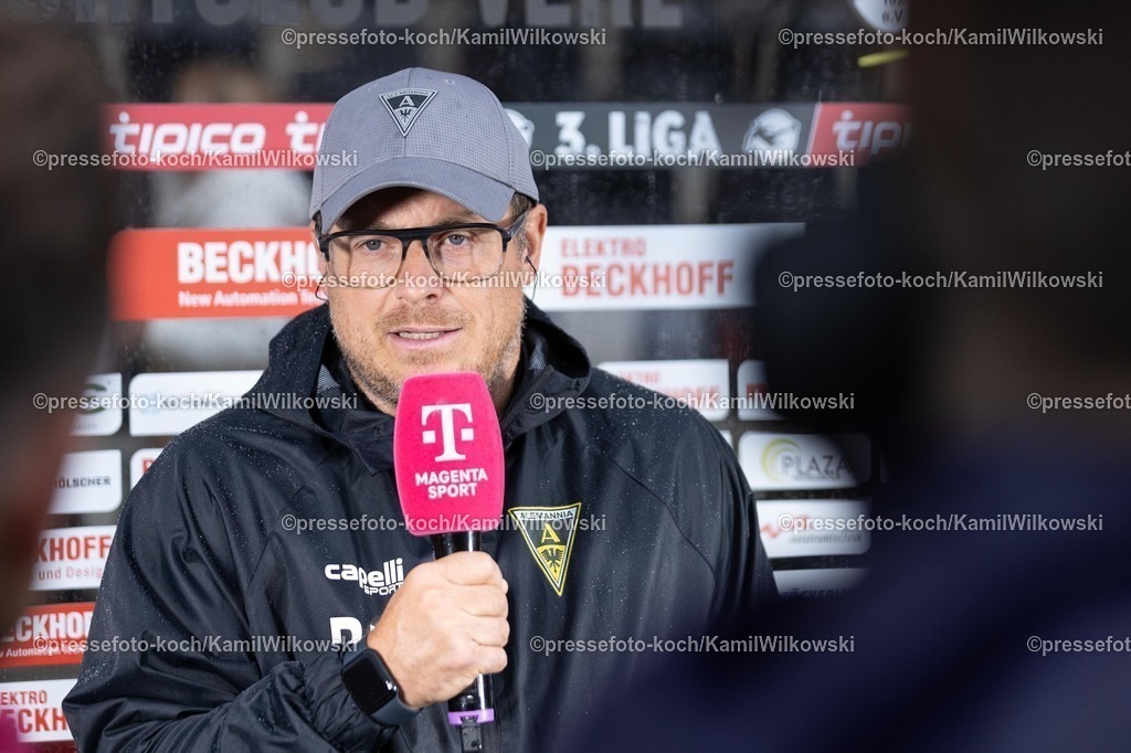xKWI16092501065 | 16.09.2025, xkwix, Fußball, Dritte Liga, SC Verl - Alemannia Aachen, Sportclub Arena: Benedetto Muzzicato (Alemannia Aachen Cheftrainer) 
