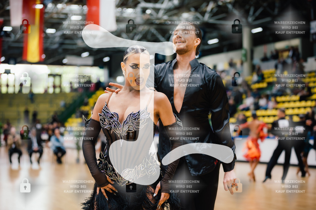 Hessen Tanzt WDSF International Open Latin 11th (43) Justin Lauer _ Rita Schumichin (TSC Saltatio Neustadt im TV 1860 Mußbach)-2025-05-18-4883 | Webshop for digital downloads and prints of dance sport, event & show photographer Julian Link - Realisiert mit Pictrs.com