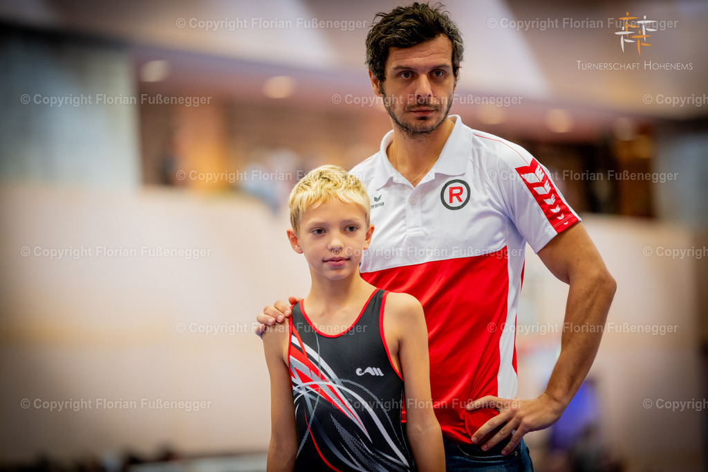 Promo-372 | "Fussifoto.com – Ihr Ansprechpartner für hochwertige Fotografie! Entdecken Sie kreative Bilder und professionelle Dienstleistungen. Kontaktieren Sie uns für Ihre Projekte!"