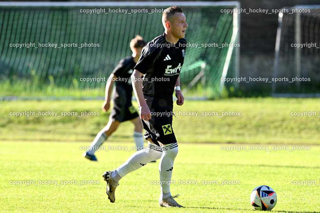 WSG Radenthein vs. URC Thal Assling | #72 Jasmin Dindic URC Thal Assling, WSG Radenthein vs. URC Thal Assling, WSG Radenthein vs. URC Thal Assling am 30.05.2025 in Radenthein (Sportplatz Radenthein), Austria, (Photo by Bernd Stefan)