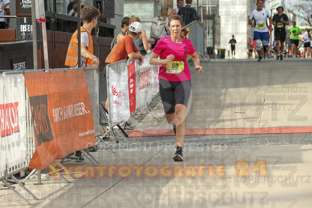250920_1525_EX1_9364 | Sportfotografie im Rhein-Sieg Kreis, Köln, Bonn, NRW, Rheinland Pfalz, Hessen, etc. Unser Tätigkeitsfeld umfasst den Laufsport vom Volkslauf über den Marathon, Duathlon, Triathon bis zum Ultralauf wie Kölnpfad Ultra oder Schindertrail.