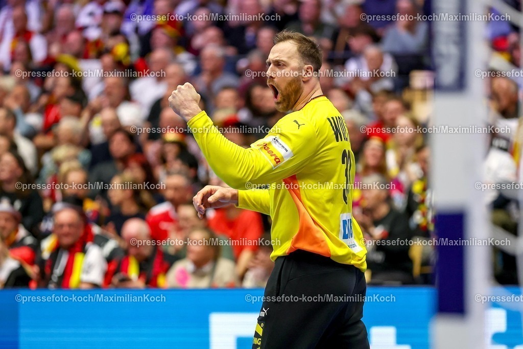 EHF15012602030 | 15.01.2026, Handball, Men's EHF EURO 2026, Deutschland - Östereich, Jyske Bank Boxen in Herning, Dänemark, Preliminary Round:  Andreas Wolff (Germany #33) jubelnd